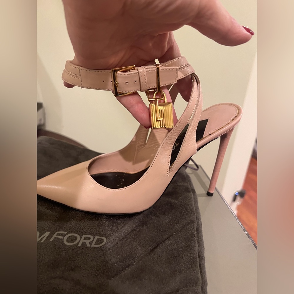 Tom Ford Lock nude heels